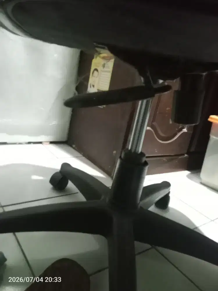 kursi kantor bekas