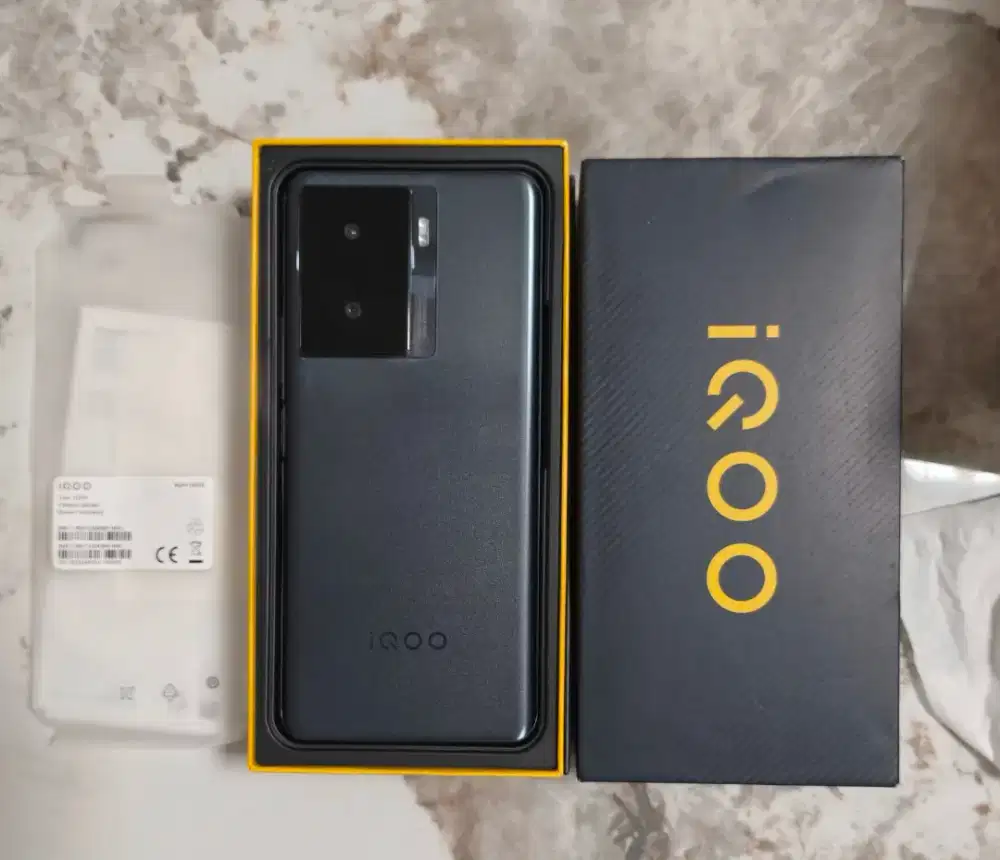 IQ00 Z7X 5G Ram 128gb Fullset orian super mulus
