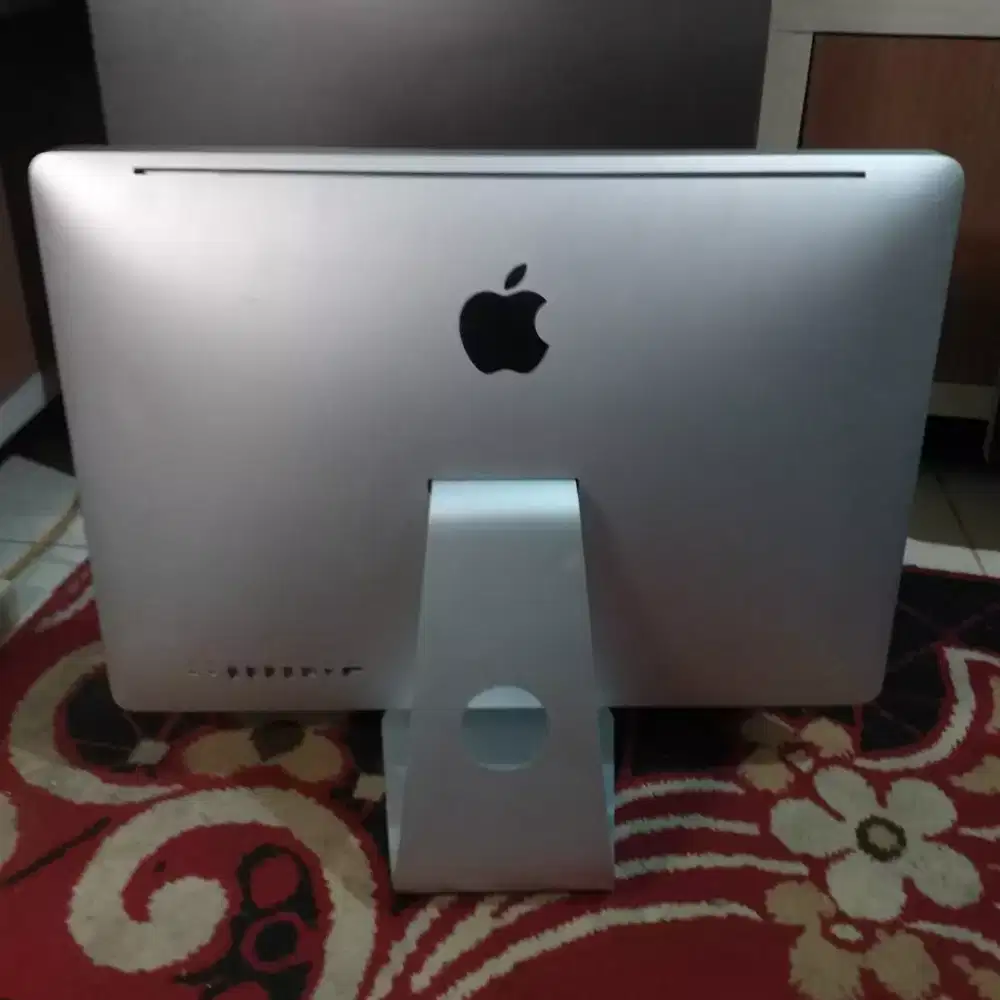 Imac A1311 layar 21 inch