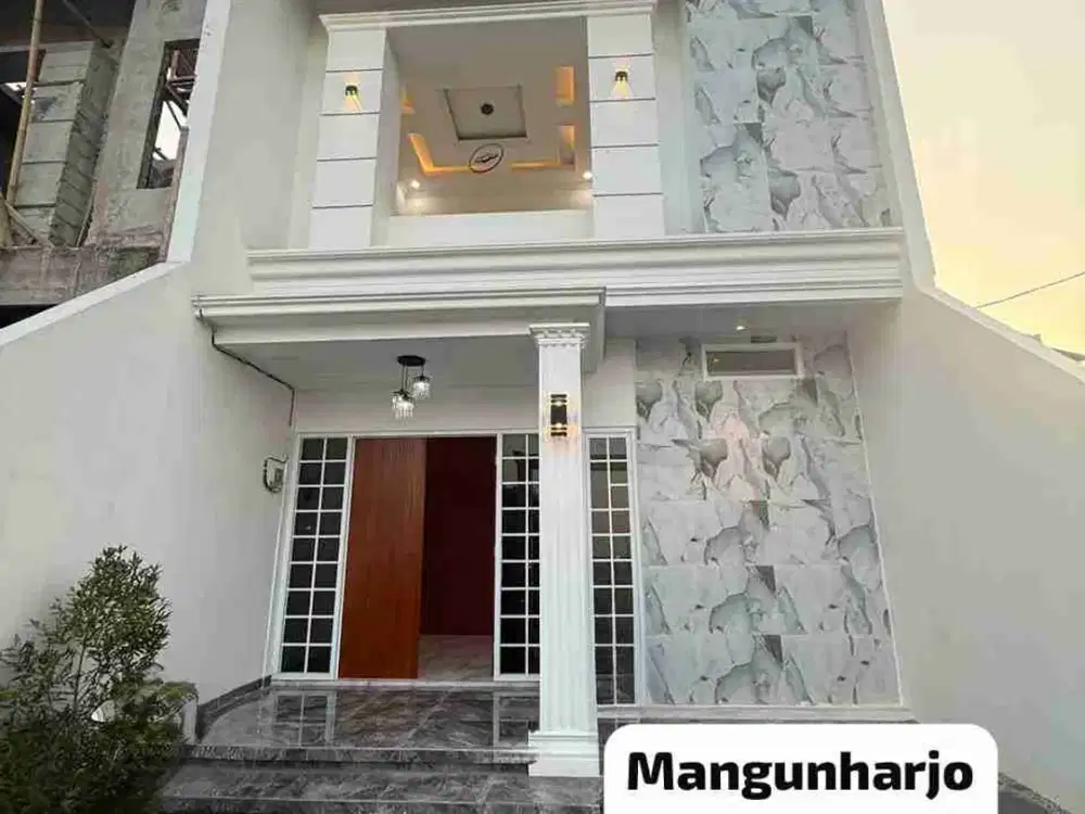 rumah redi mewah di Tembalang dekat Citragrand kolam renang dalam