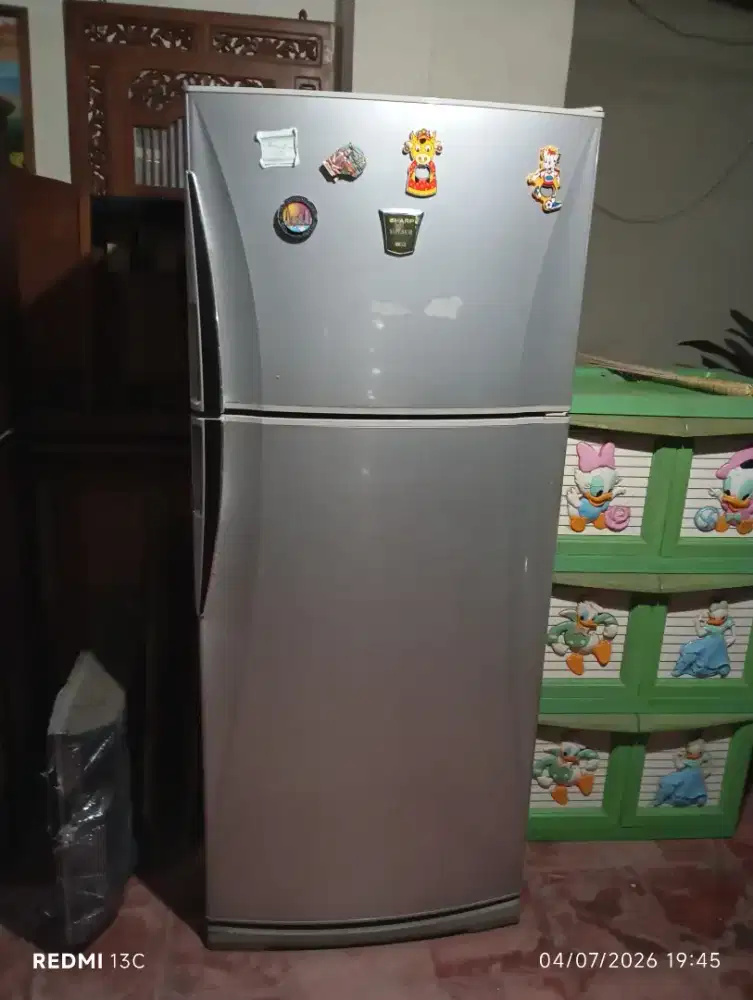 Dijual kulkas 2 pintu second