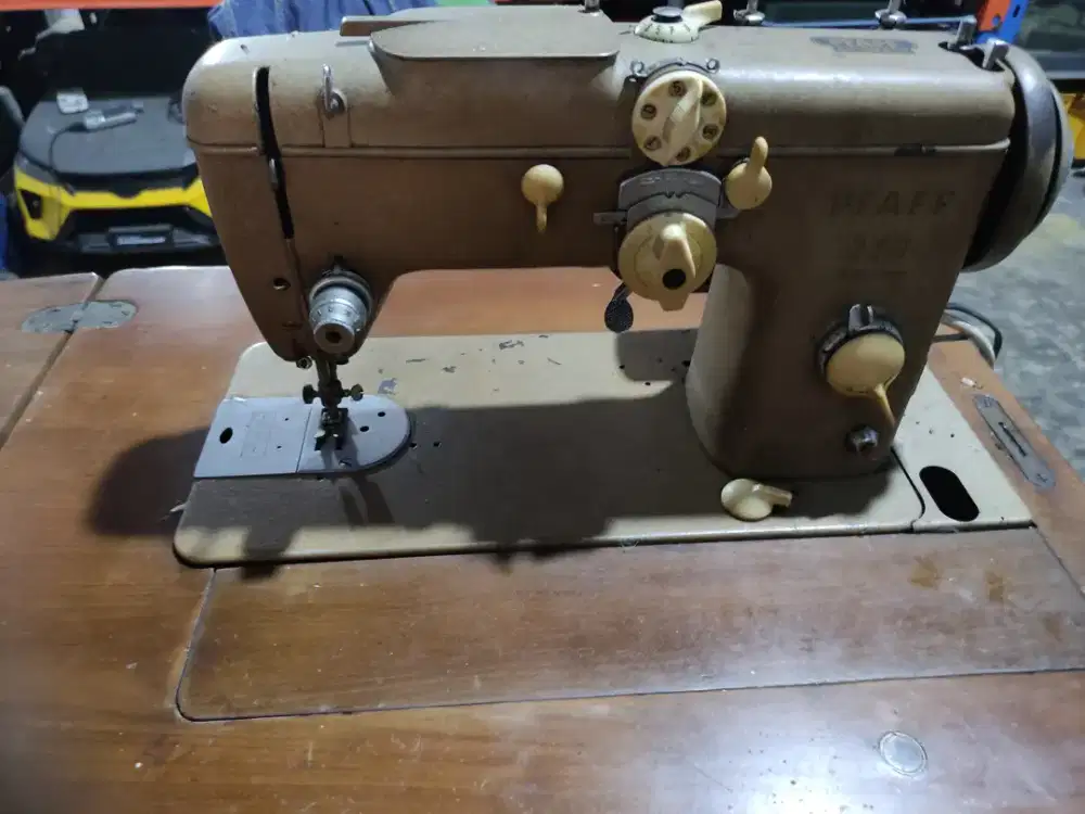 Mesin jahit PFAFF 230