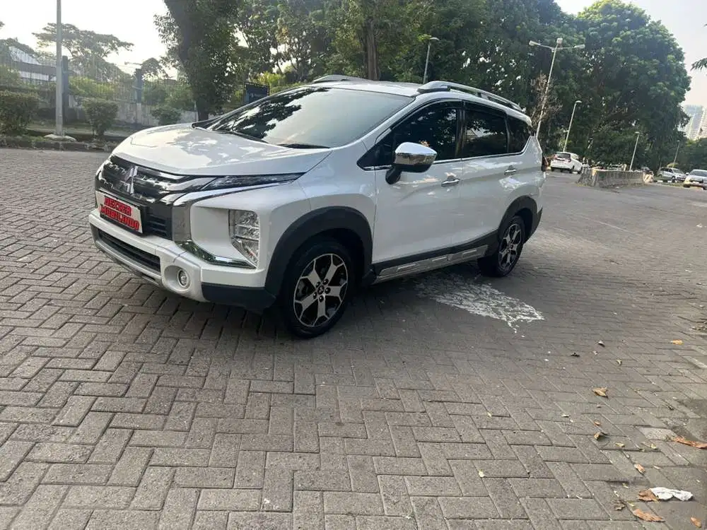 (Dp 5 jt) Mitsubishi Xpander Cross matic 2021 kondisi istimewa