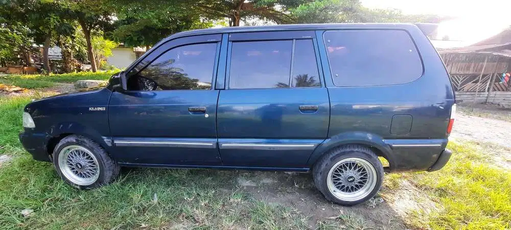 Toyota Kijang 2000 Bensin