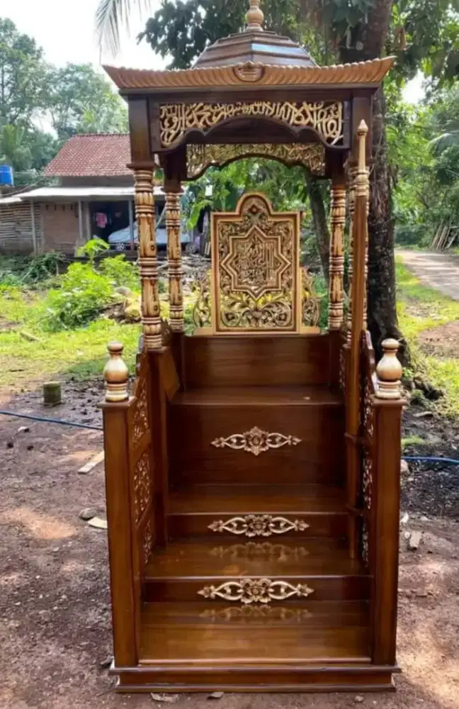 Mimbar kubah atap mimbar masjid khotbah