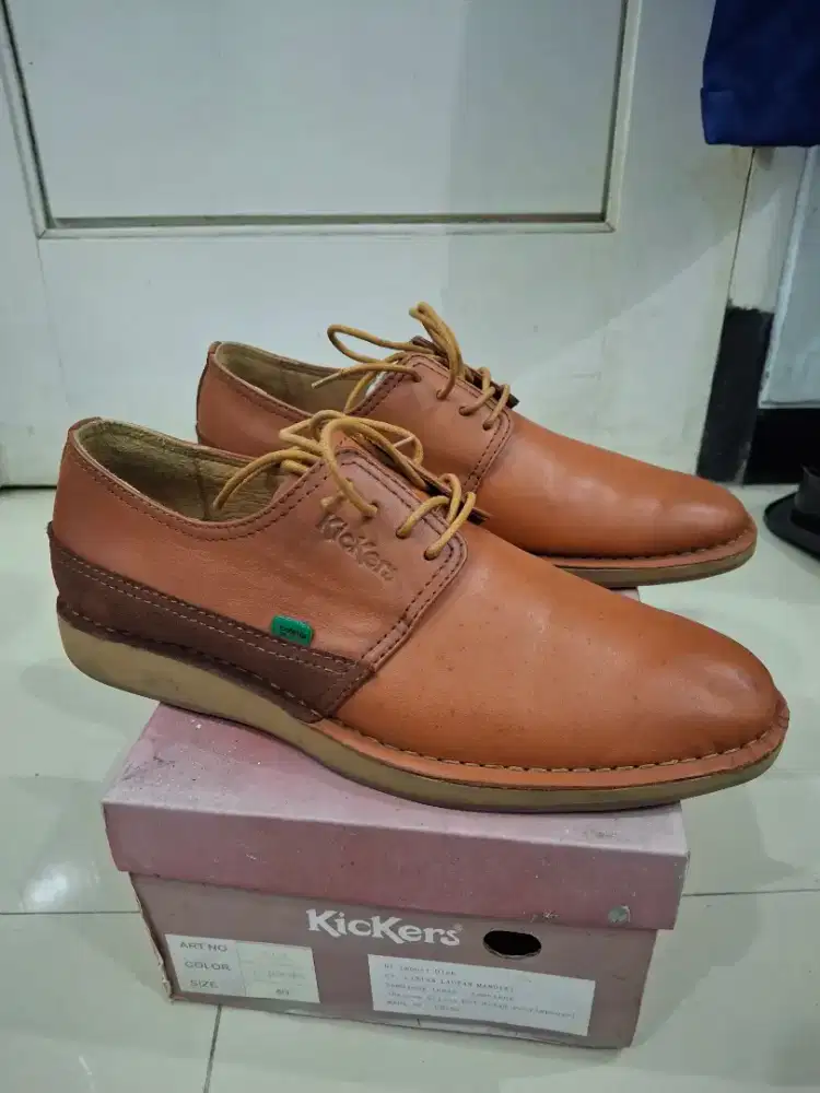 Kickers leather shoes