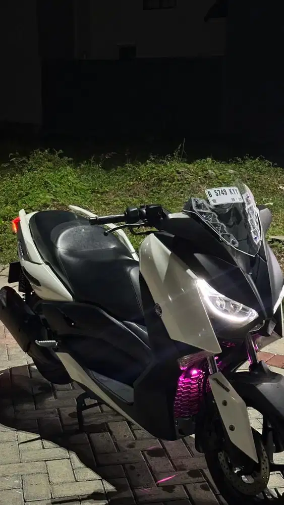 YAMAHA XMAX 250 2018 WHITE