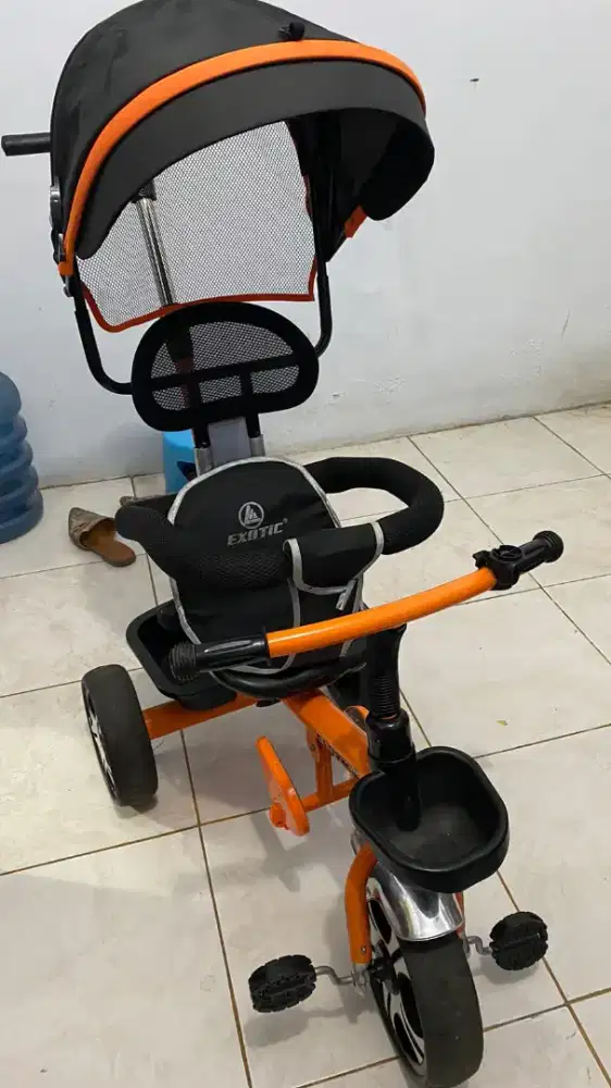 Sepeda anak roda tiga