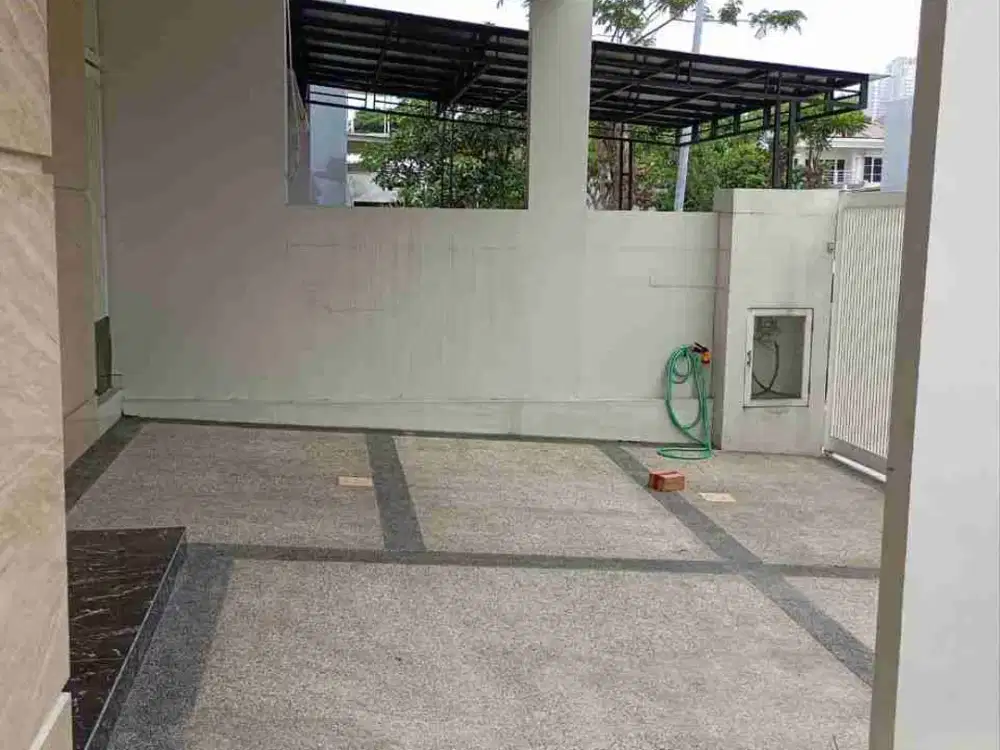 Dijual Rumah bagus mewah di pakuwon city Sandiego