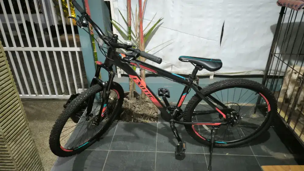 Sepeda Exotic MTB ET2612 17 MEDIUM Hitam Merah Kondisi 90%