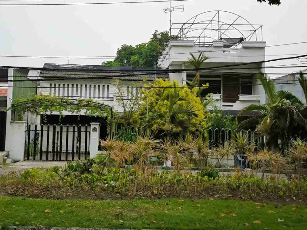 DIJUAL, RUMAH AREA KOMERSIAL,AREA TENGGILIS