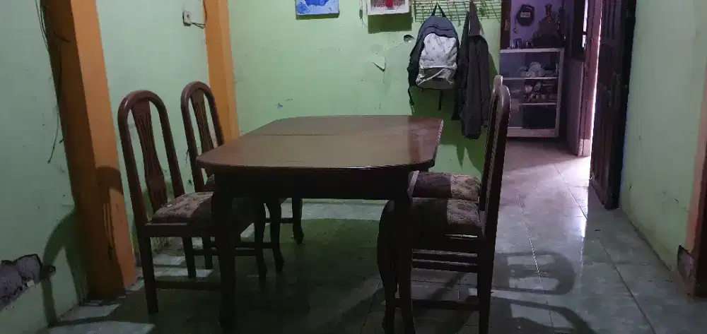 Set Meja Makan Jati Tua Lawasan 90an (Extendable) + 4 Kursi