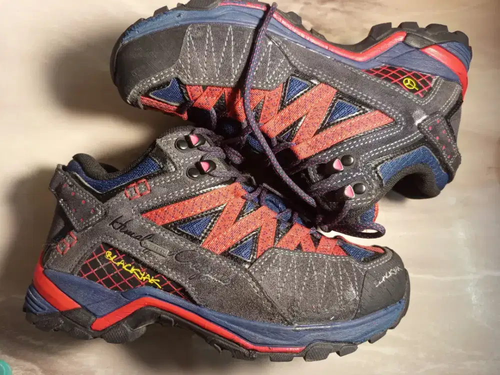 Sepatu hiking Blackyak size 37 insole 23,5
