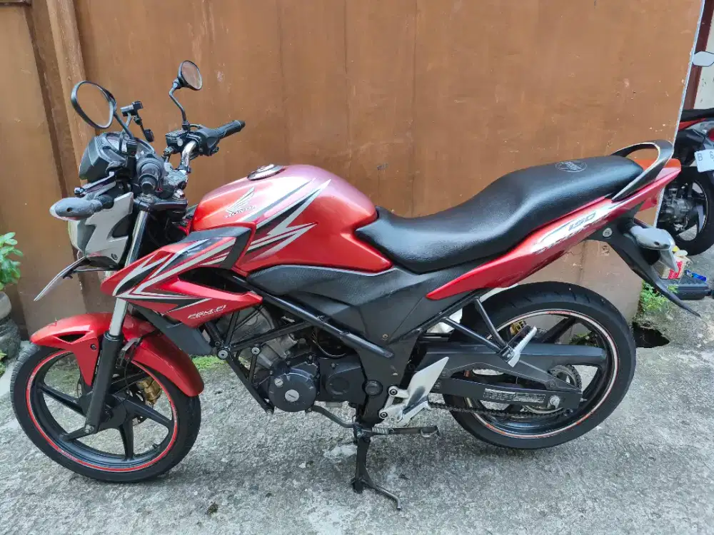 Dijual motor hinda cb 150r