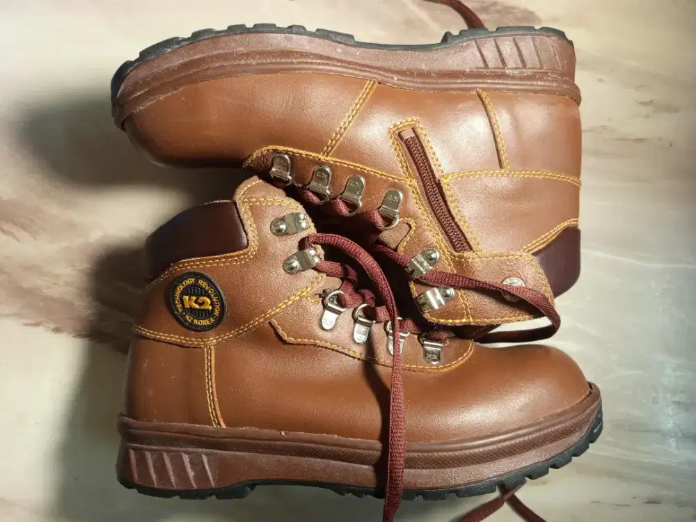 Sepatu Safety K2 size 39 insole 24,5 ujung besi