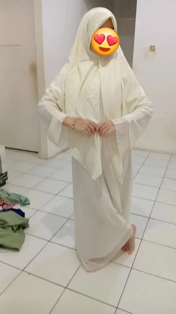 Baju dan kerudung