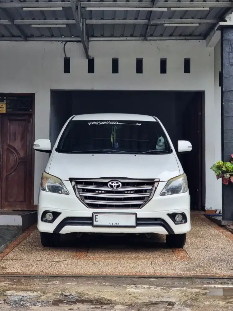 Toyota Kijang Innova V Diesel Matic 2015 2KD