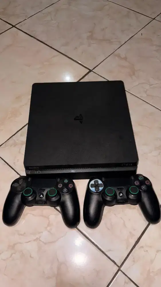 PS 4 Slim 1 TB (SSD)
