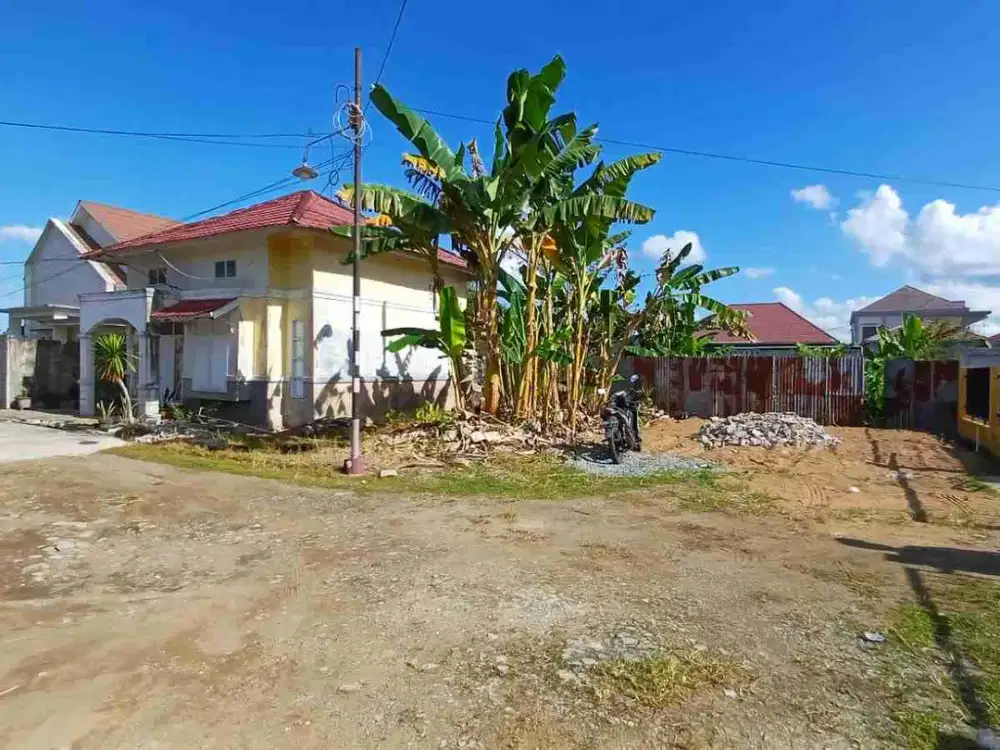 Dijual tanah siap bangun berlokasi strategis dekat komplek perumahan di Jl. Parit Haji Husin II
