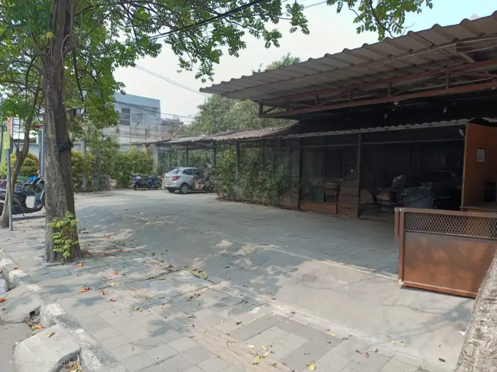 Dijual Rumah Ex Showroom Lokasi Sangat Strategis Di Jalan Raya Utama Karawaci Tangerang