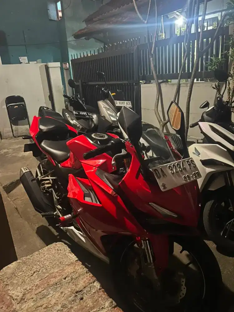 Honda CBR 150R 2023