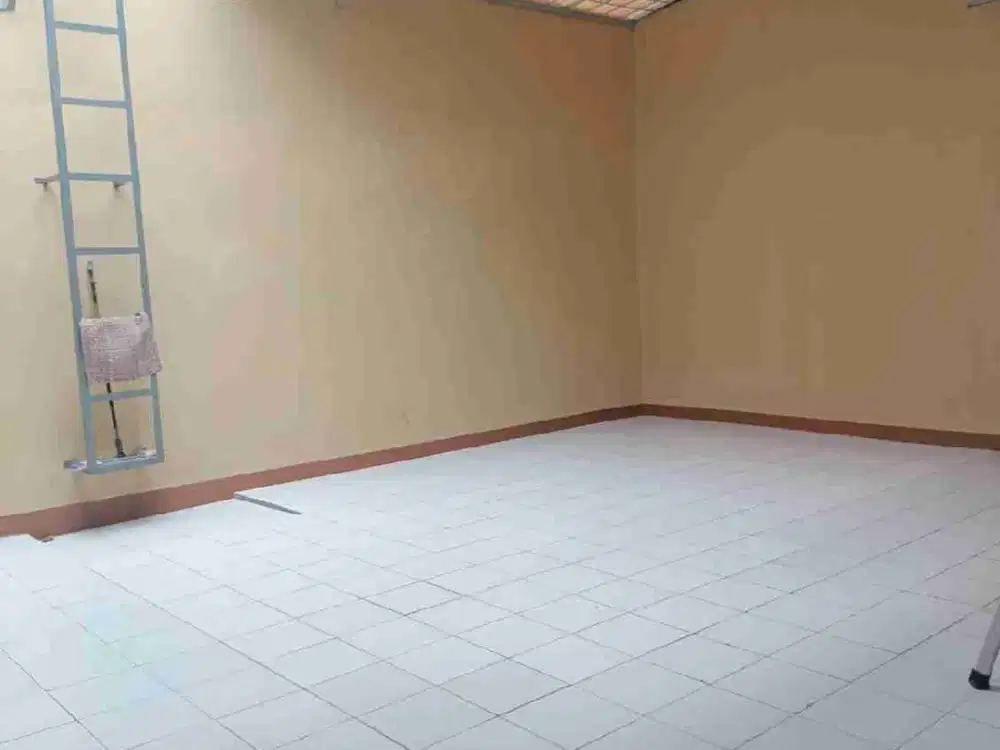 rumah luas siap huni di taman Kopo indah 2