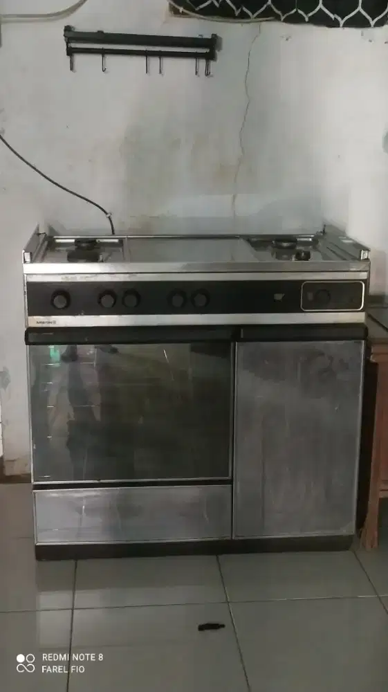 kompor listrik ariston
