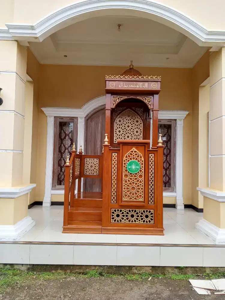 Mimbar masjid kubah atap mimbar mihrab tangga
