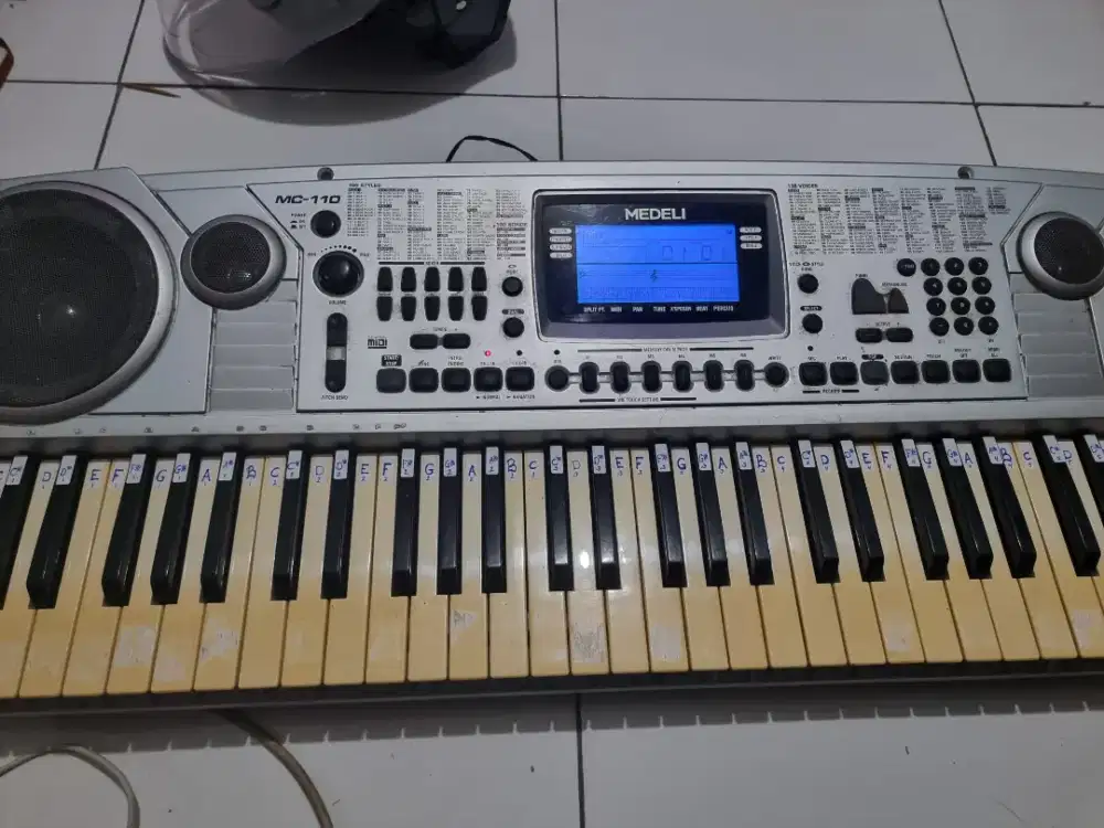 Keyboard / piano Medeli Mc110 tt/bt gitar atau Hp masuk dulu