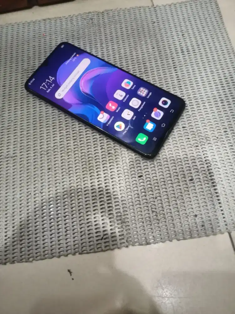 Vivo V11 pro ram 6/64 normal semua nya msh original semua nya hp cas
