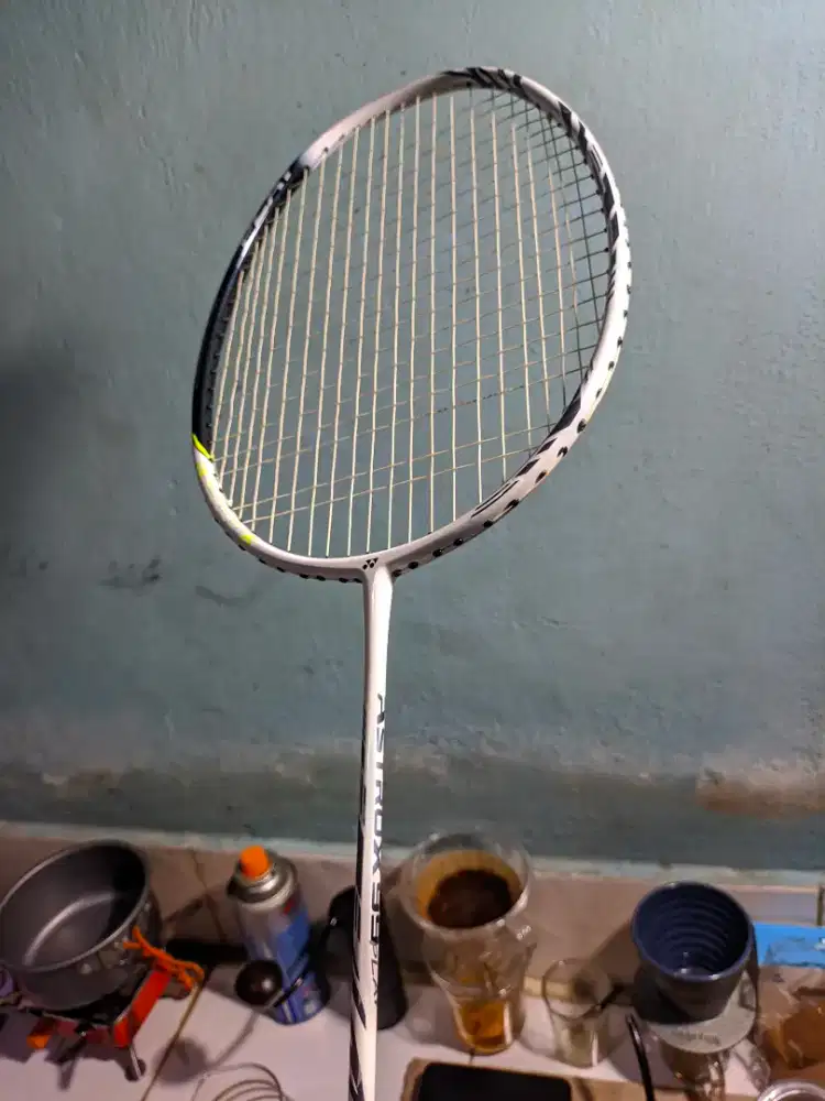 Yonex astrox 99 play gen 2