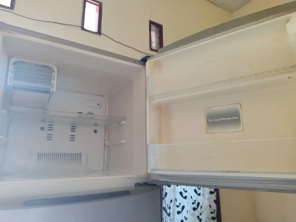 Kulkas Toshiba Plasma Hybrid 2 pintu