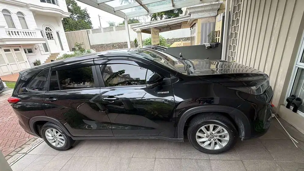 Toyota Innova Zenix G 2.0 Hybrid 2024 Hitam