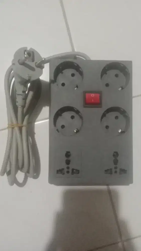 Colokan 2 type lobang 6A/250v