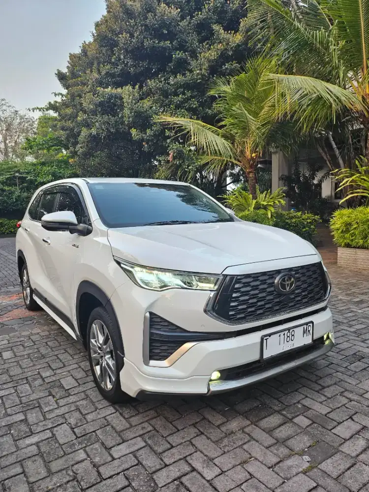 Innova Zenix Q TSS Modelista Hybrid AT 2022