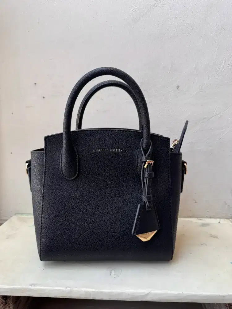 Charles & keith harper structured top handle bag [ PRELOVED ]