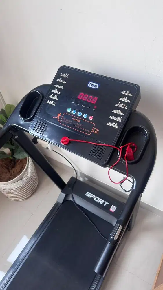 DIJUAL TREADMILL ELEKTRIK TWEN