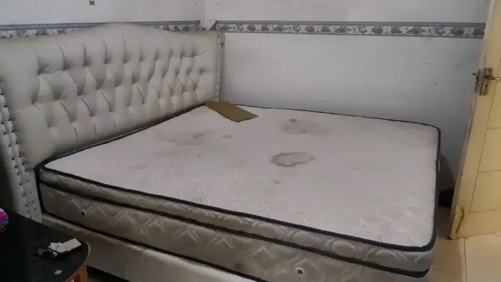 2 Tempat tidur = kelas 1 dan tingkat