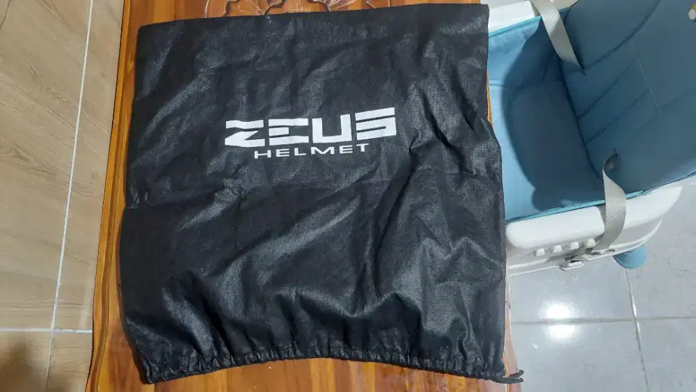 Helm Zeus 611 For Sale