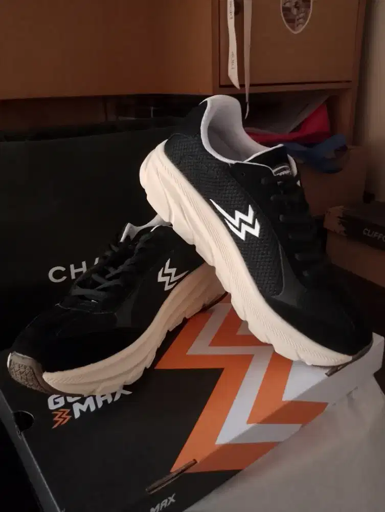 sepatu Geoffmax