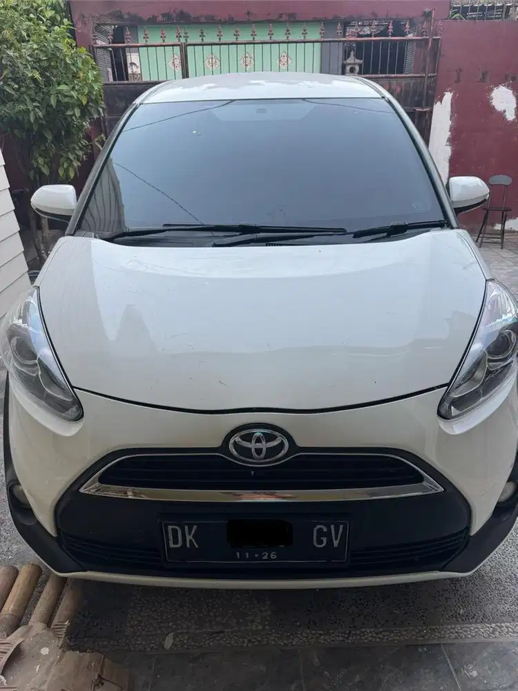Toyota Sienta V A/T 2016