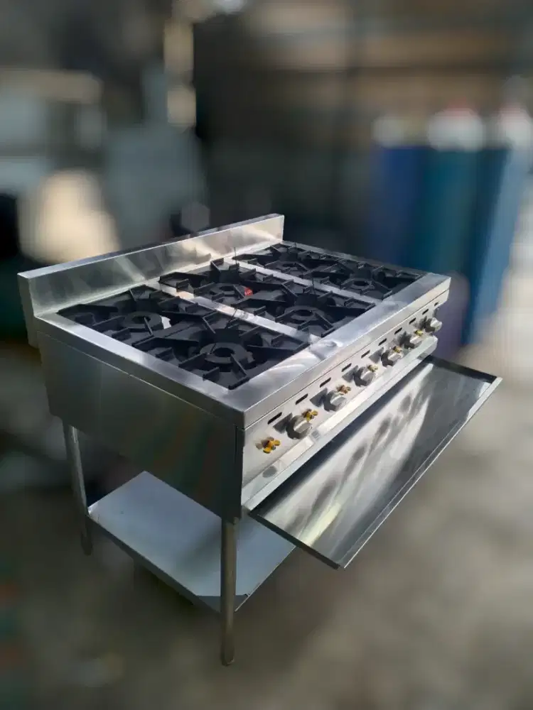 Kompor Gas Stove 6 Tungku  Untuk Restoran Rumah Makan Cafe Hotel