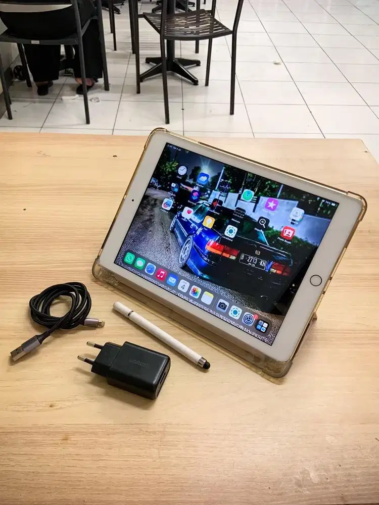 iPad Gen 6 32GB + Stylus pen NOMINUS siap pakai!