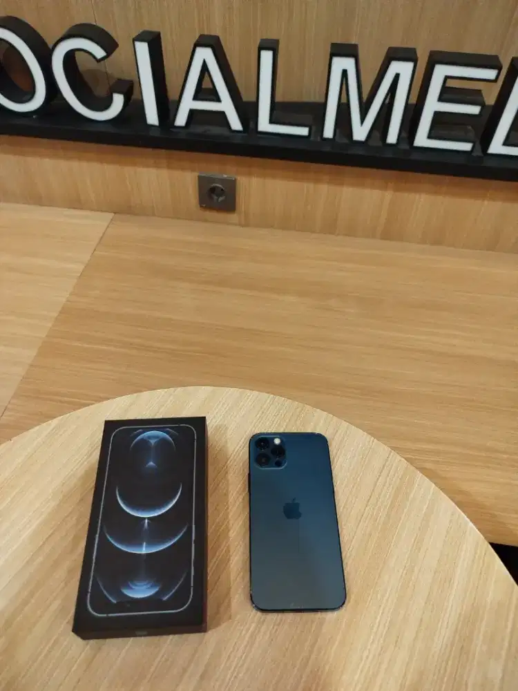 iPhone 12 128gb layar full tipis