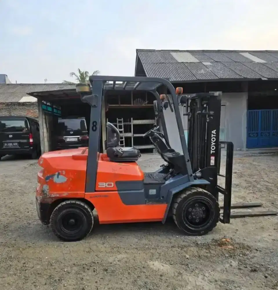 Forklift Toyota 3 Ton,Matic,3 Meter,FDZN30,Tahun 2016 (Fullorisinil)