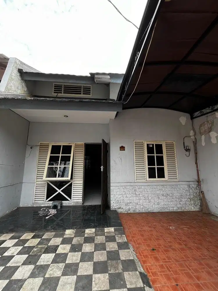 Dijual Rumah Strategis