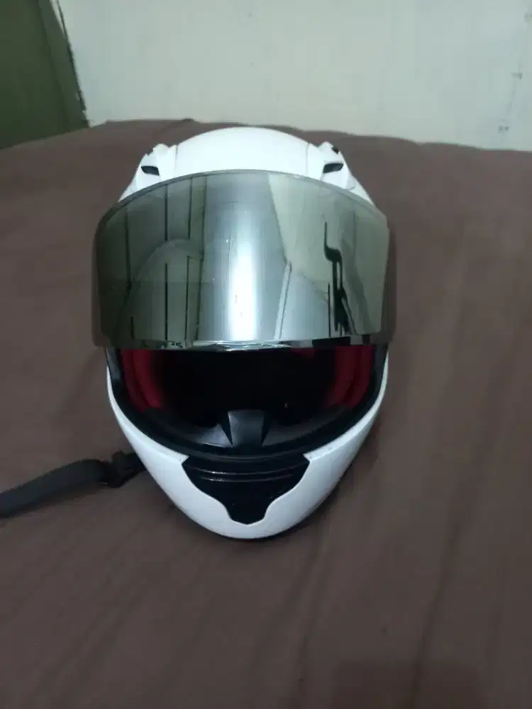 Helm putih nc 10