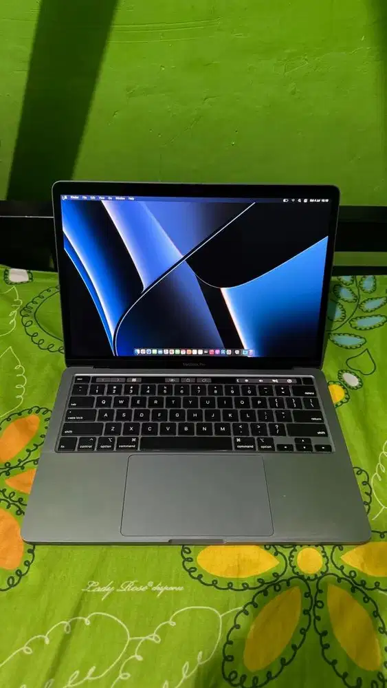 Macbook Pro 13 Inch 2020 i5 16gb/512gb