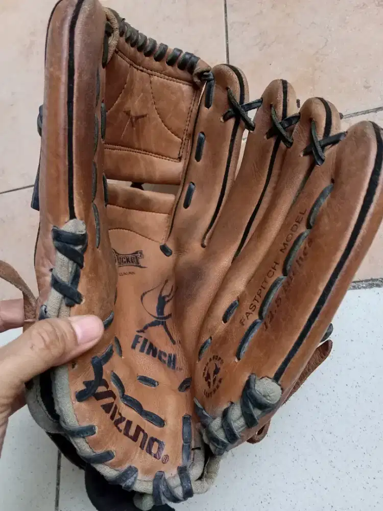 Jual sarung tangan baseball Mizuno finch