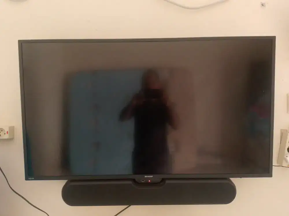 Jual cepat tv LED 42 inch merek SHARP 2.400.000